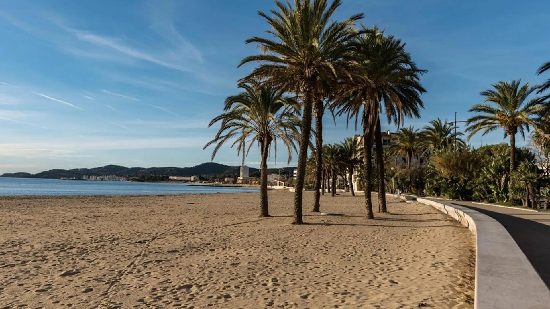 Studio Face Mer Avec Clim, Wifi, Parking Prive, Terrasse Ensoleillee - Fr-1-803-50 Le Lavandou Διαμέρισμα